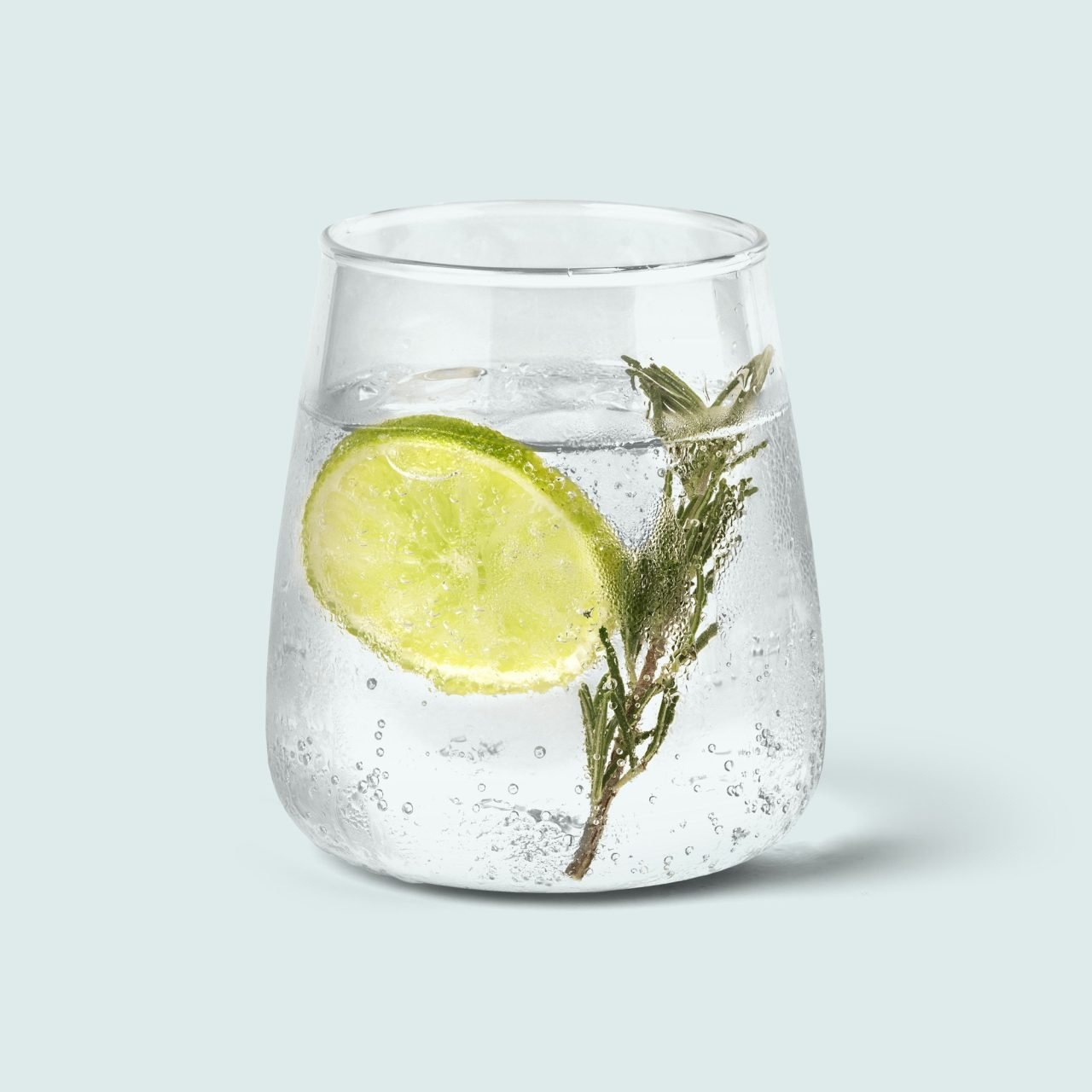 Elementor #14798 gin and tonic with rosemary background mockup