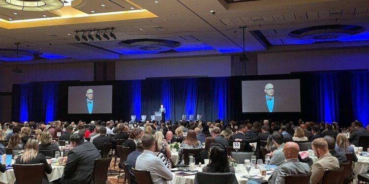 The Suit’s Role in the Las Vegas Convention Scene: A Modern European Twist