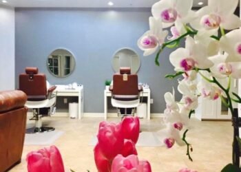 Why Renting a Chair in a Salon is the Perfect Start for Aspiring Beauty Professionals