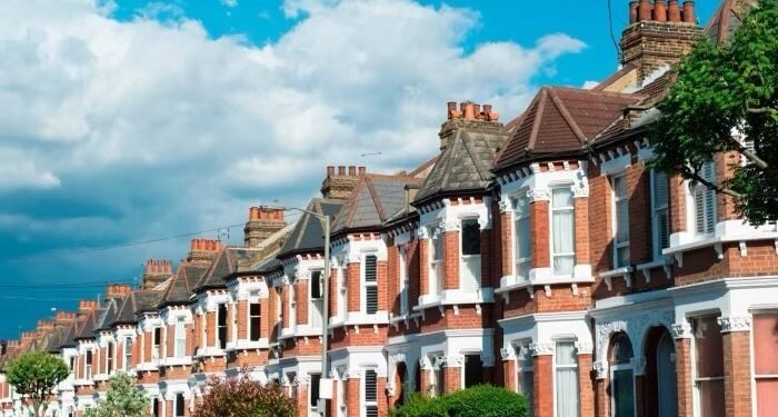 Living Like a Local in London: A Guide for Travelers and Relocators